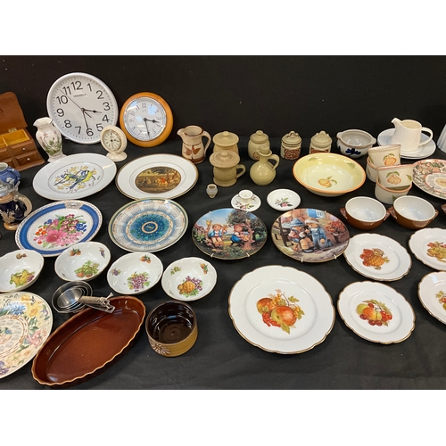 263 - 2 BOXES OF CHINA, POTTERY ITEMS, CLOCKS ETC