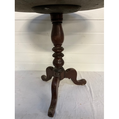 271 - VICTORIAN OAK TRIPOD PEDASTAL TABLE H23”DIA22”