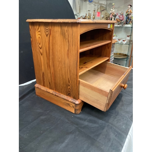 305 - MODERN PINE HI FI STAND WITH DRAWER TO BASE H23”W23”D17”AND MATCHING CD SHELVES AND CD'S H16”