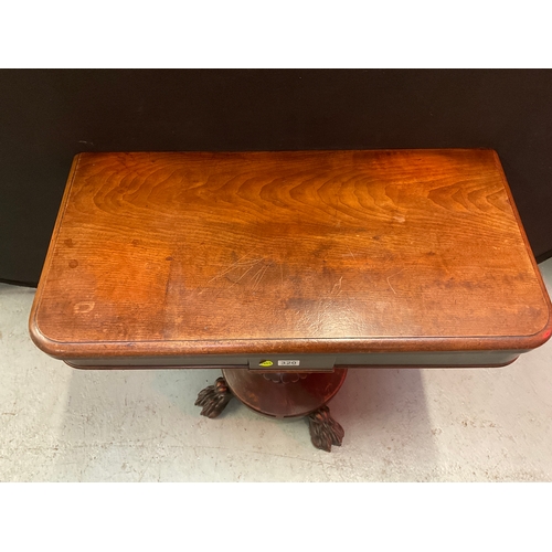 320 - EARLY VICTORIAN MAHOGANY PEDESTAL CARD TABLE MOUNTED ON 4 LIONS FEET H29”W36”D36”