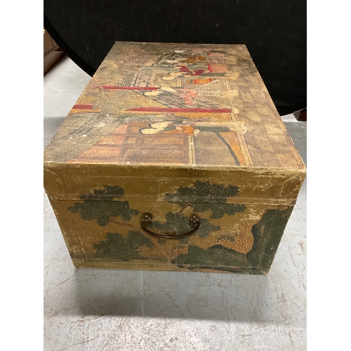 335 - VINTAGE ORIENTAL HAND PAINTED SCENE TWIN HANDLED CHEST WITH BRASS FITMENTS SOME LOSS TO PAINT - L28