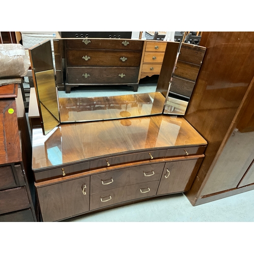 346 - RETRO BADGED GOLDEN KEY 3 PIECE BEDROOM SUITE TO INCLUDE TRIPLE MIRROR DRESSING TABLE H50” W48” D18”... 