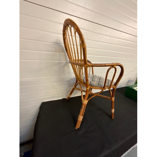 421 - WICKER CHAIR WITH SEAT CUSHION