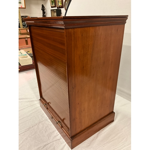 382 - EDWARDIAN MAHOGANY BANK OF DRAWERS WITH CAMBER FRONT , INTERIOR FITTED WITH 12 DRAWERS ALL WITH FOLD... 