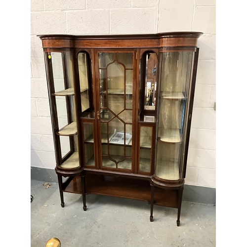 212 - EDWARDIAN MAHOGANY SHERATON STYLE INLAID DISPLAY CABINET WITH CENTRAL ASTRIGAL GLAZED DOOR FLANKED B... 