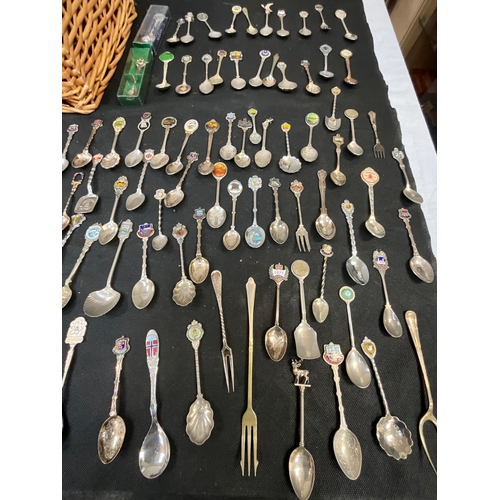 462 - COLLECTION OF SOUVENIR SPOONS IN PICNIC BASKET