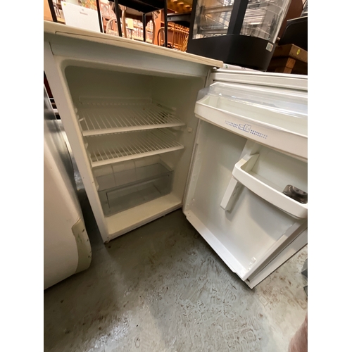 463 - HOTPOINT FRIDGE ICED DIAMOND