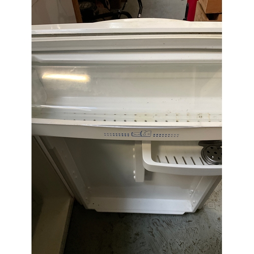 463 - HOTPOINT FRIDGE ICED DIAMOND