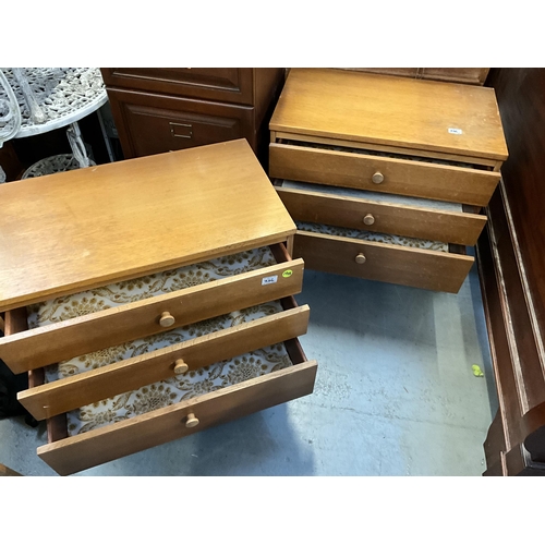 336 - MODERN DRESSING TABLE COMPRISING OF MIRROR BACK THREE DRAWERS TO BASE MARKS TO TOP H43”W40”D16” AND ... 