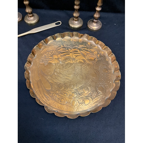 3 - ASSORTMENT OF VINTAGE BRASS TO INCLUDE TRAYS, SMALL CANDLESTICKS ETC