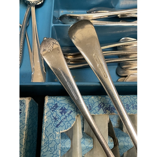 15 - QUANTITY OF PLATED CUTLERY TO INCLUDE BOXED EXAMPLES JOSEPH ROGERS SHEFFIELD AND MAPPIN AND WEBB FOR... 