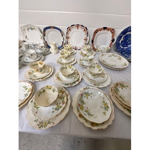 91 - TWO BOXES OF PART TEASETS AND WILLOW PATTERN PLATES SOME A/F