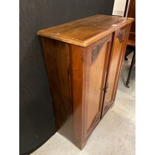 289 - VINTAGE MAHOGANY 2 DOOR CABINET WITH CARVED DECORATION TO FRONT WITH SHELVES, DRAWER AND SHOE RACK T... 