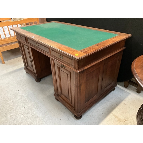 329 - VICTORIAN GERMAN OAK TWIN PEDESTAL KNEEHOLE DESK WITH GREEN BAIZE INSET TOP 3 DRAWERS BELOW LEFT PED... 