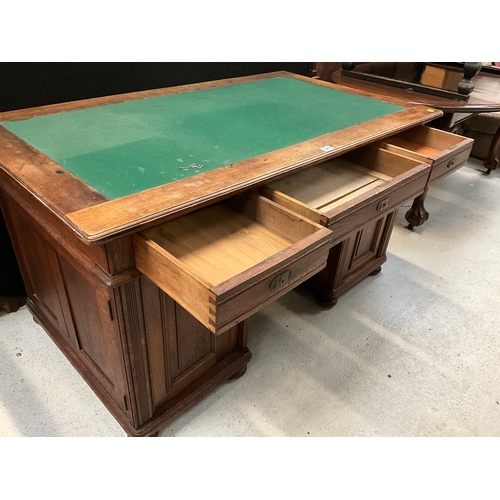 329 - VICTORIAN GERMAN OAK TWIN PEDESTAL KNEEHOLE DESK WITH GREEN BAIZE INSET TOP 3 DRAWERS BELOW LEFT PED... 