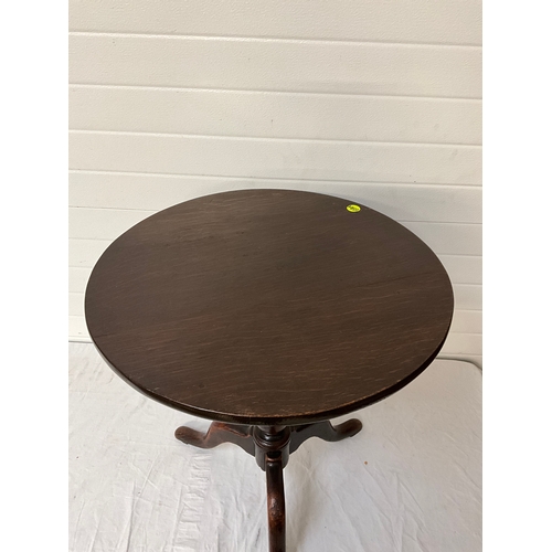 331 - GEORGIAN OAK TRIPOD PEDESTAL TABLE H26”DIA22”