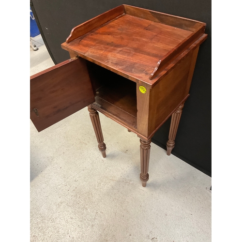 315 - VICTORIAN MAHOGANY POT CUPBOARD WITH SMALL GALLERY BACK SINGLE DOOR ON REEDED LEGS H31”W16”D14”