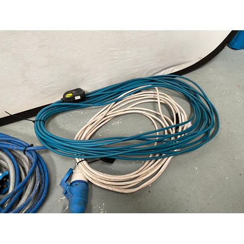 22 - 2 EXTENSION LEADS AND 2 240v EXTENSION LEADS