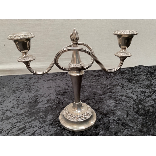 109 - SELECTION OF ITEMS TO INCLUDE DECORATIVE METAL CANDLESTICK, TRAY ETC