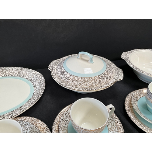 35 - QTY TUDOR WARE CHINA TO INCLUDE TUREEN, 6 CUPS SAUCERS, DINNER PLATES , SIDE PLATES ETC A/F