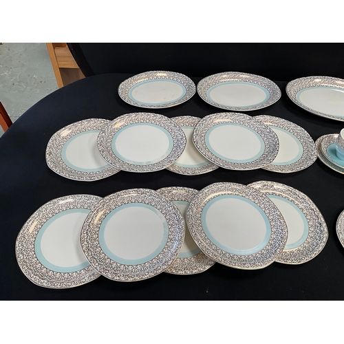 35 - QTY TUDOR WARE CHINA TO INCLUDE TUREEN, 6 CUPS SAUCERS, DINNER PLATES , SIDE PLATES ETC A/F