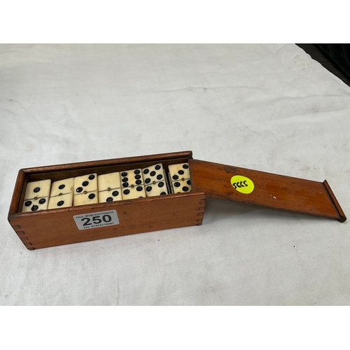 250 - VINTAGE CASED SET OF DOMINOES A/F