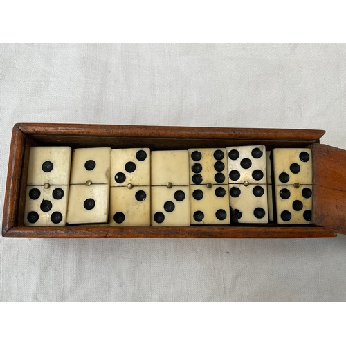 250 - VINTAGE CASED SET OF DOMINOES A/F