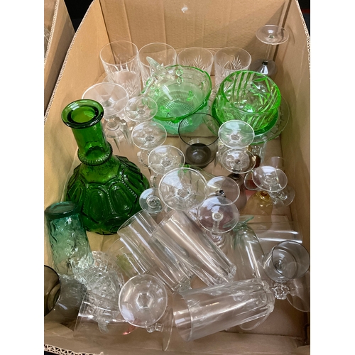 506 - 3 BOXES OF GLASSWARE TO INCLUDE COLOURED GLASS, VASES ETC