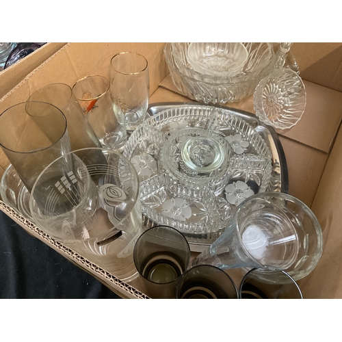 506 - 3 BOXES OF GLASSWARE TO INCLUDE COLOURED GLASS, VASES ETC