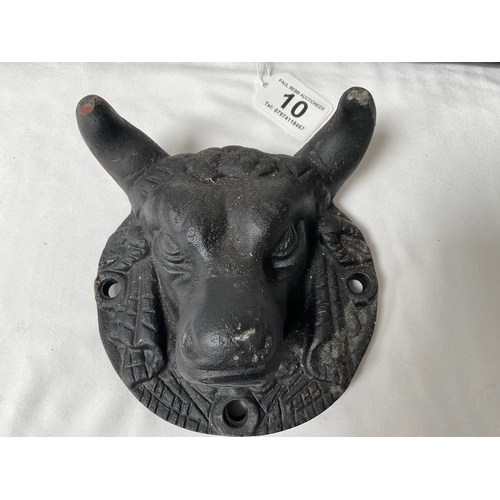 10 - CAST IRON WALL HOOKS W28” AND 2 CAST IRON BULL PLAQUES