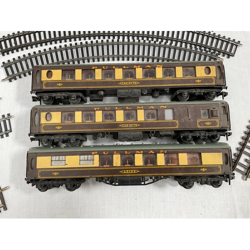 34 - VINTAGE HORNBY TRAIN,CARRIAGES AND TRACK