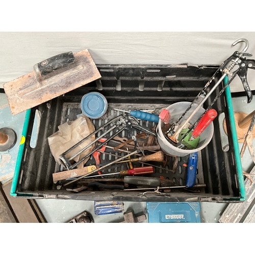 60 - CRATE OF TOOLS TO INCLUDE STANLEY PLANE,PLASTERS TOOLS ETC