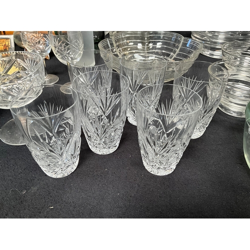 100 - 2 BOXES OF GLASSWARE TO INCLUDE DECANTERS ,SETS OF GLASSES ETC