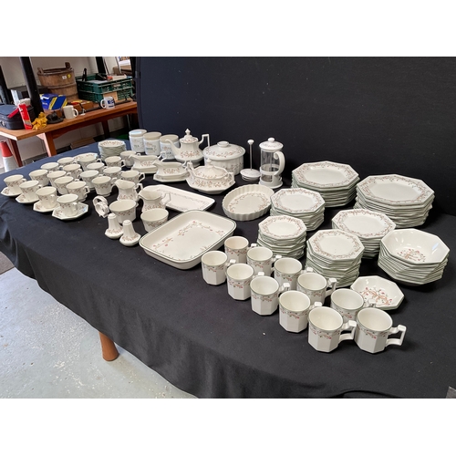 112 - LARGE ETERNAL BEAU DINNER,TEA AND COFFEE SET (DISHWASHER,OVEN,FREEZER AND MICROWAVE SAFE) 150 PIECES