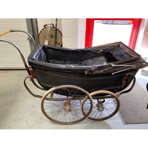 495 - VICTORIAN CHILDS PRAM A/F - IN NEED OF RESTORATION