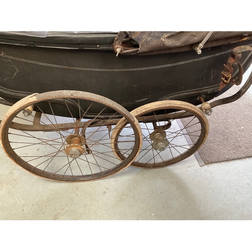 495 - VICTORIAN CHILDS PRAM A/F - IN NEED OF RESTORATION