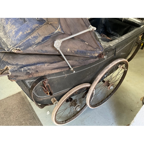 495 - VICTORIAN CHILDS PRAM A/F - IN NEED OF RESTORATION