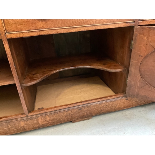 510 - EARLY OAK AND MAHOGANY CROSS BANDED DRESSER WITH OPEN SHELVED RACK TO TOP FLANKED BY 2 DOORS - BASE ... 