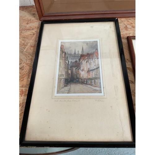 82 - QUANTITY OF PICTURES TO INCLUDE WATERCOLOURS, HUNTING SCENES ETC