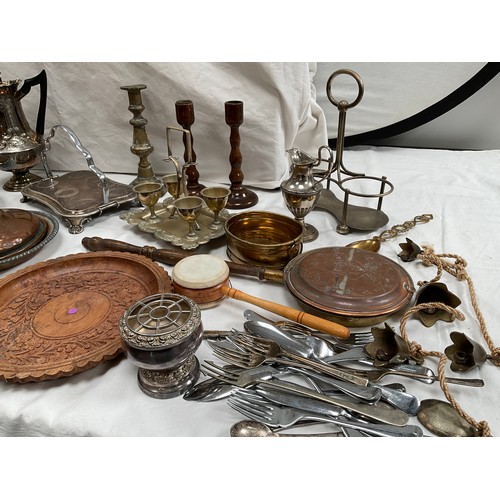 106 - TWO BOXES OF METALWARE TO INCLUDE SILVER PLATE, BRASS, COPPER ETC