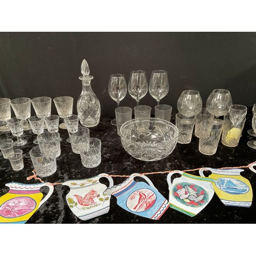 114 - BOX OF GLASSWARE TO INCLUDE DECANTER, FRUIT BOWL, TUMBLERS ETC