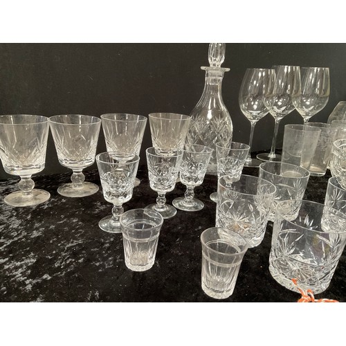 114 - BOX OF GLASSWARE TO INCLUDE DECANTER, FRUIT BOWL, TUMBLERS ETC