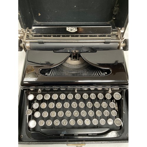 117 - VINTAGE CASED ROYAL TYPEWRITER