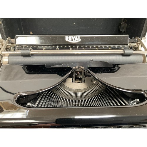 117 - VINTAGE CASED ROYAL TYPEWRITER