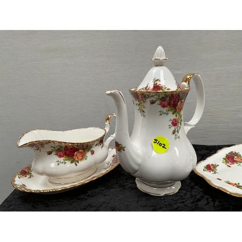 143 - LARGE ROYAL ALBERT COUNTRY ROSE DINNER AND TEA SERVICE TO INCLUDE CLOCK, CAKE STAND ETC - SIXTY TWO ... 