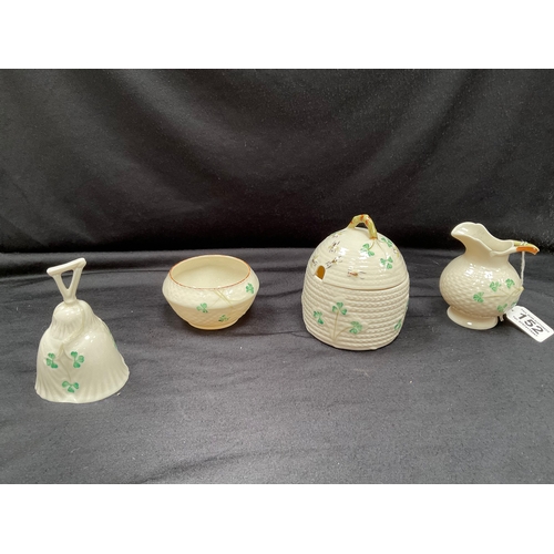 152 - FIVE PIECES OF BELLEEK CHINA TO INCLUDE TWO SHELL PIECES AND FOUR DECORATED PIECES - JUG IS A/F