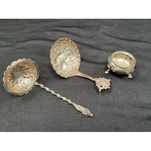 160 - TWO PLATED PICKLE SPOONS, ONE SERVING SPOON AND PLATED SPOON ALONG WITH THREE PIECES HALLMARK SILVER... 