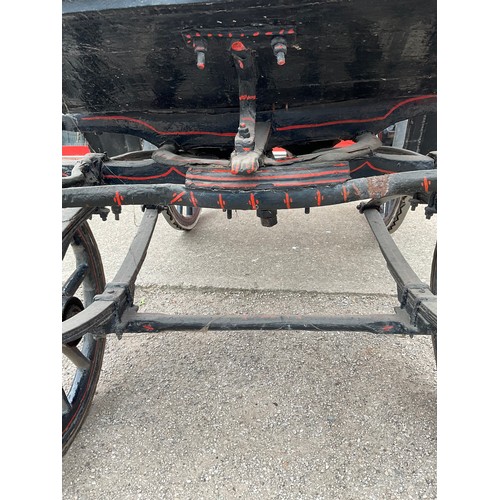 437 - VICTORIAN HORSE DRAWN 4 WHEEL CARRIAGE WITH FOLDING CANOPY ORIGINAL BUTTON BACKED-LEATHER SEAT, CARR... 