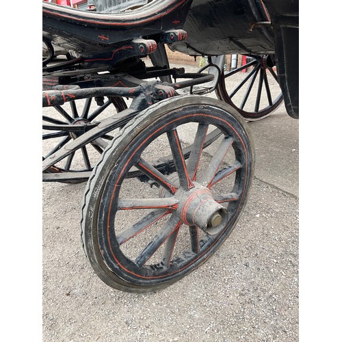 437 - VICTORIAN HORSE DRAWN 4 WHEEL CARRIAGE WITH FOLDING CANOPY ORIGINAL BUTTON BACKED-LEATHER SEAT, CARR... 