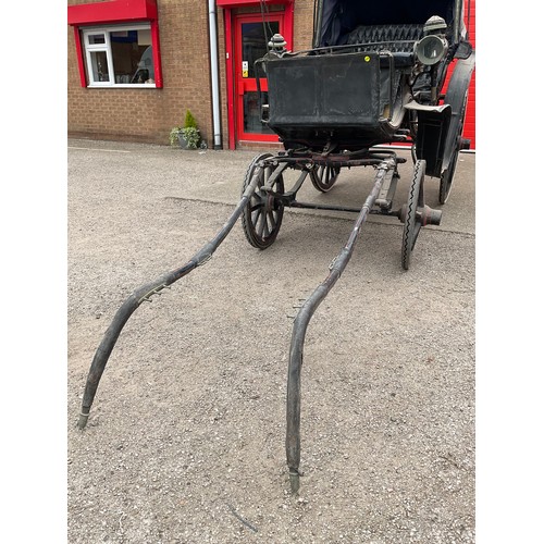 437 - VICTORIAN HORSE DRAWN 4 WHEEL CARRIAGE WITH FOLDING CANOPY ORIGINAL BUTTON BACKED-LEATHER SEAT, CARR... 